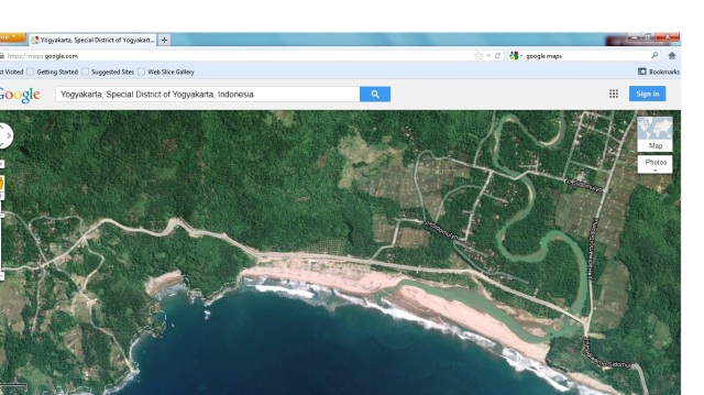 Dari google maps ini lokasi pantainya